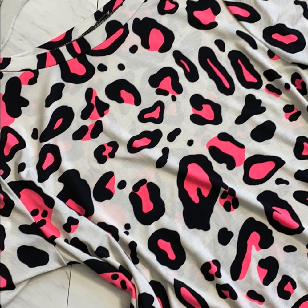 Neon Pink Leopard Tee - Picture 2 of 3